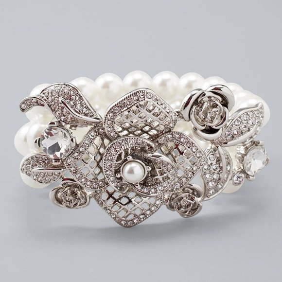 WHBM FAUX PEARL 3D ROSE STRETCH STATEMENT BRACELET - Picture 1 of 4